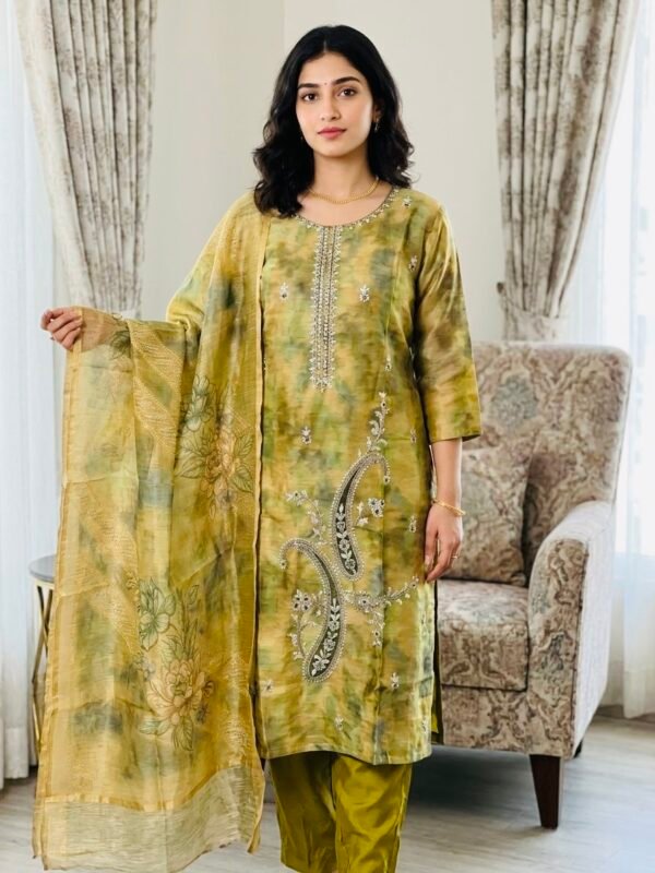 IMG_1237 Green Ethnic Motifs Embroidered Kurta with Trousers With Dupatta